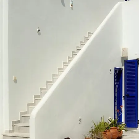 Marioly Parikia (Paros)
