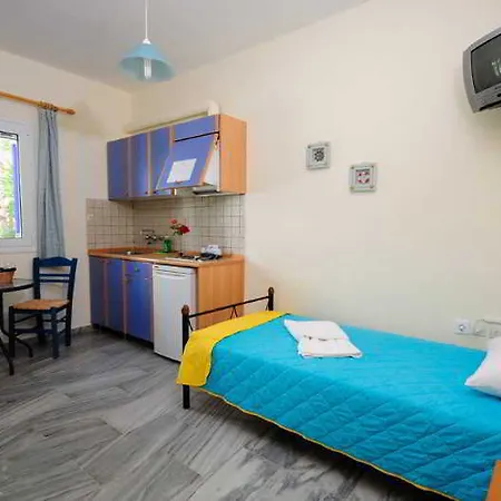 Marioly Parikia (Paros)