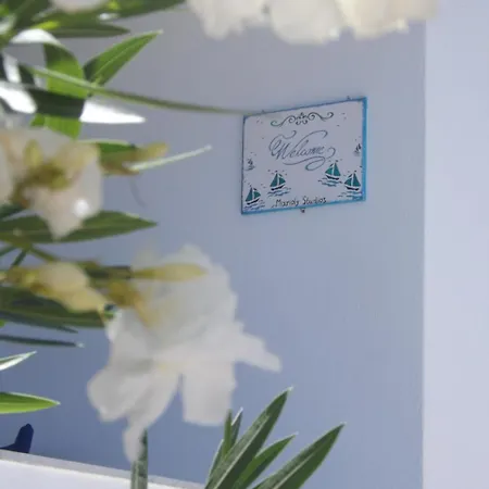 Ξενοδοχείο με διαμερίσματα Marioly 2*