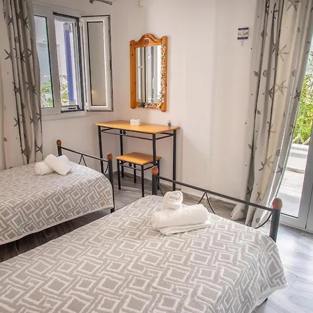 Marioly Parikia (Paros)