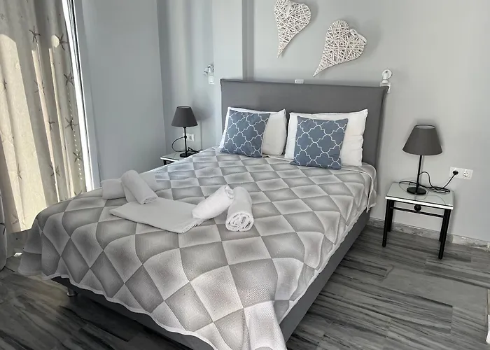 Marioly Parikia (Paros)