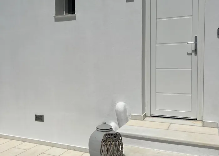 Marioly Parikia (Paros)