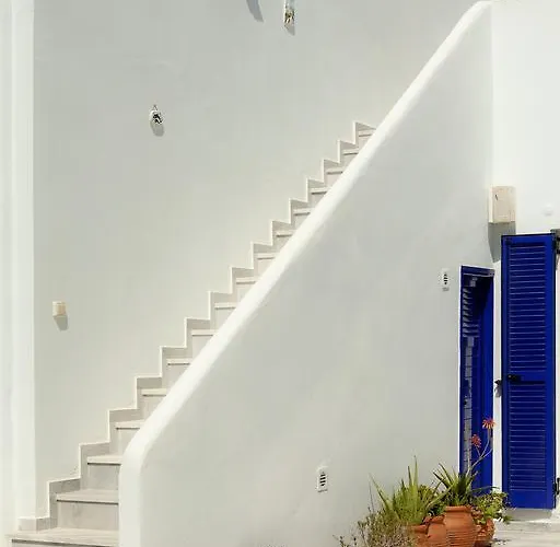 Marioly Parikia (Paros)